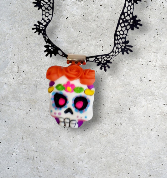 Conjunto de gargantilla y aretes hechos a mano de La Catrina