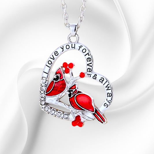 Collar de corazón de cardenales de plata