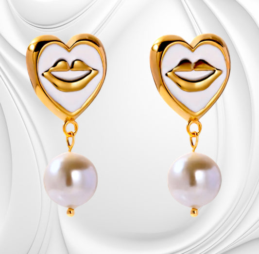 Gold Kiss Me Heart Earrings